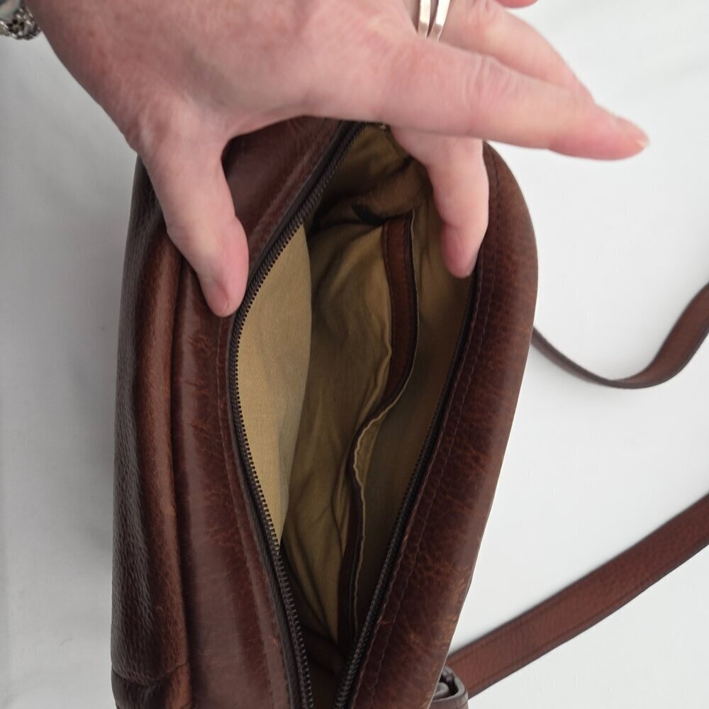 Vintage Duluth Trading Co. Leather Organizer Crossbody Bag - Picture 9 of 16